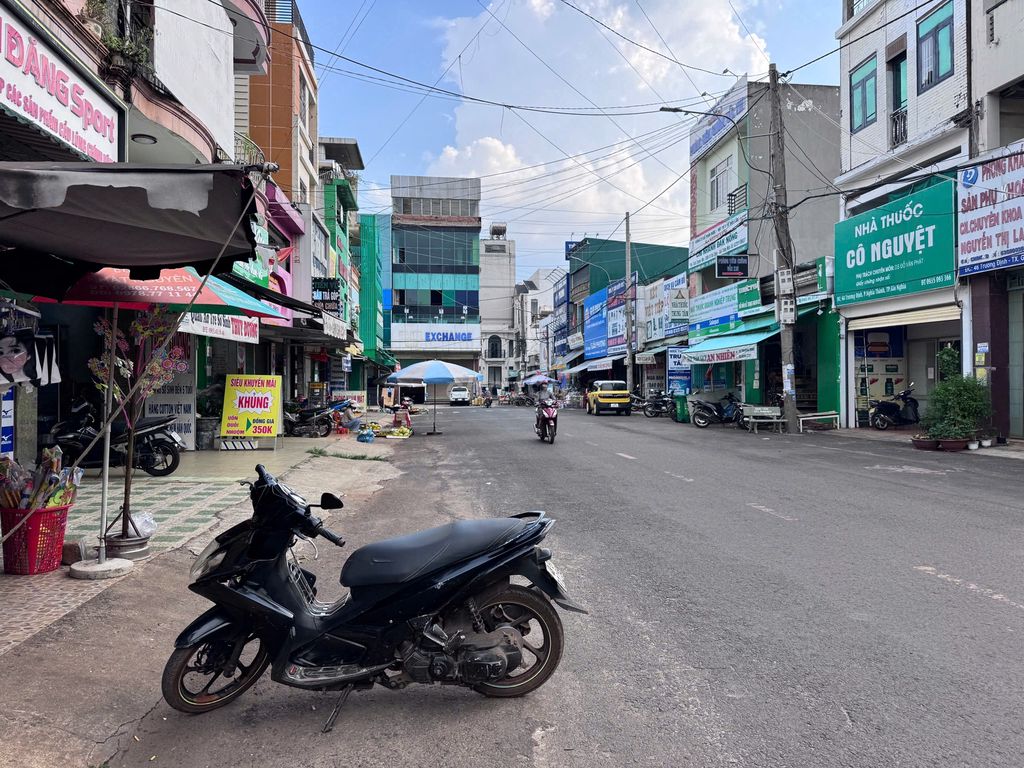 Cho thuê mặt bằng kinh doanh, nhà nguyên căn tại Gia Nghĩa. Cho thuê Văn phòng, Mặt bằng kinh doanh tại Thành phố Gia Nghĩa Đắk Nông được đăng bởi Lê Hùng hình 4