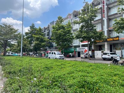 CỰC HOT – HIM LAM – VỊ TRÍ SIÊU ĐẸP– 5 TẦNG–CÓ HẦM – GIÁ CHỈ HƠN 30 TỶ. Mua bán nhà ở tại Quận 7 Tp Hồ Chí Minh được đăng bởi Hoàng Sơn