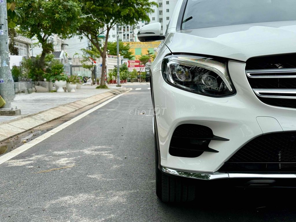 Mercedes Benz GLC Class 2018 300 4MATIC AT - 54000. Mua bán Ô tô tại Quận 6 Tp Hồ Chí Minh được đăng bởi Quang Thuận Quân hình 9