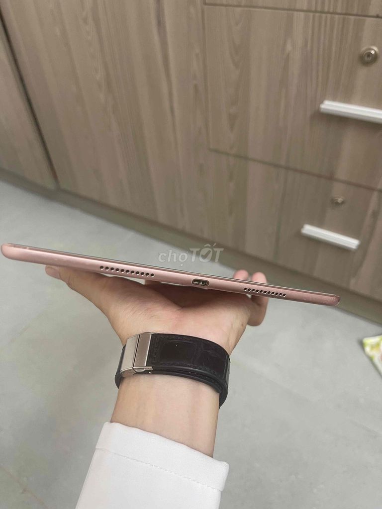 Apple iPad Pro 10.5 inch 512GB. Mua bán Máy tính bảng tại Thành phố Long Xuyên An Giang được đăng bởi August hình 1