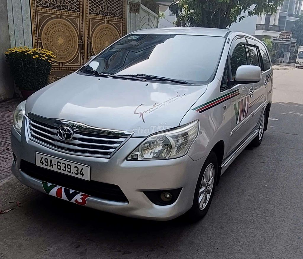 Toyota Innova 2013 E