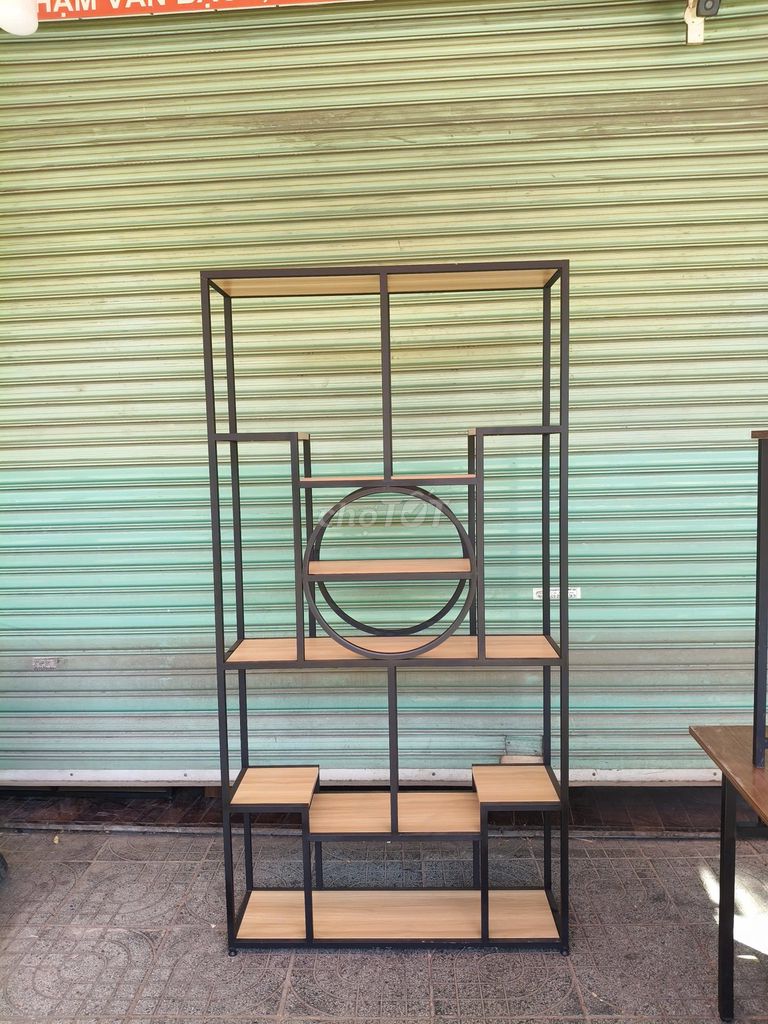 Kệ trang trí Khung sắt gỗ 2m. Mua bán Tủ, kệ gia đình tại Huyện Bình Chánh Tp Hồ Chí Minh được đăng bởi đỗ thị kim trâm  hình 1