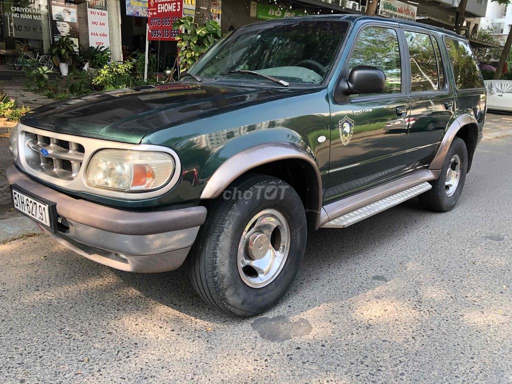 ford explorer cơ bắp mỹ