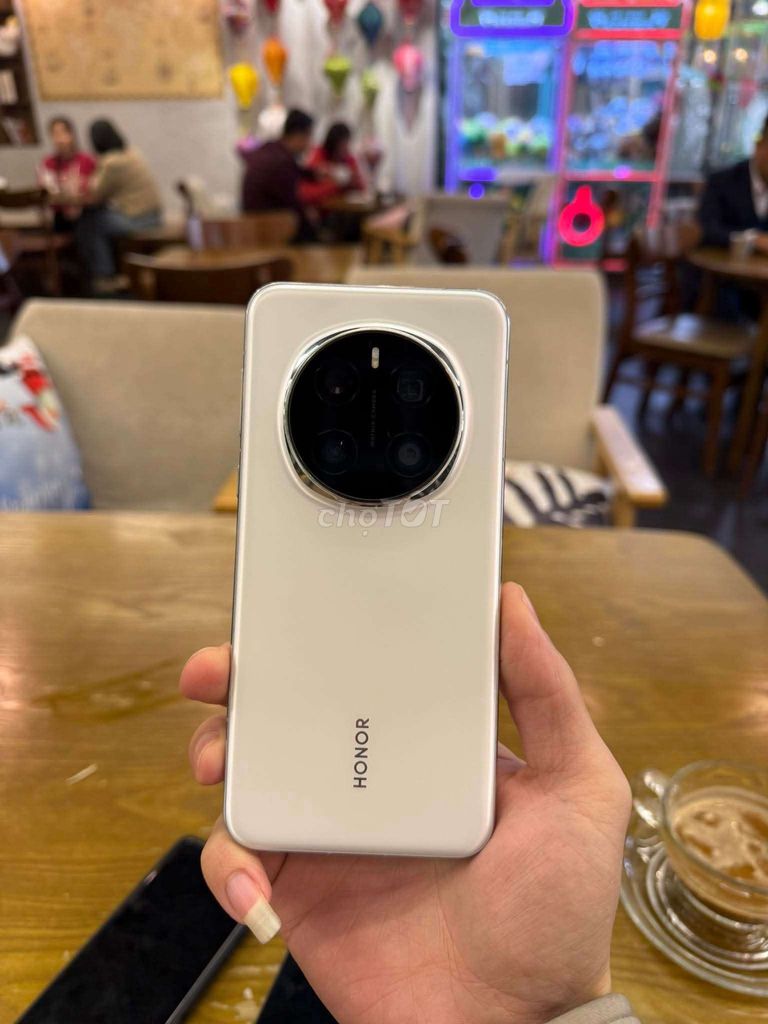 Honor Magic 7 Pro 256GB Trắng Đã sử dụng. Mua bán Điện thoại tại Huyện Gia Lâm Hà Nội được đăng bởi tran hoang hình 1