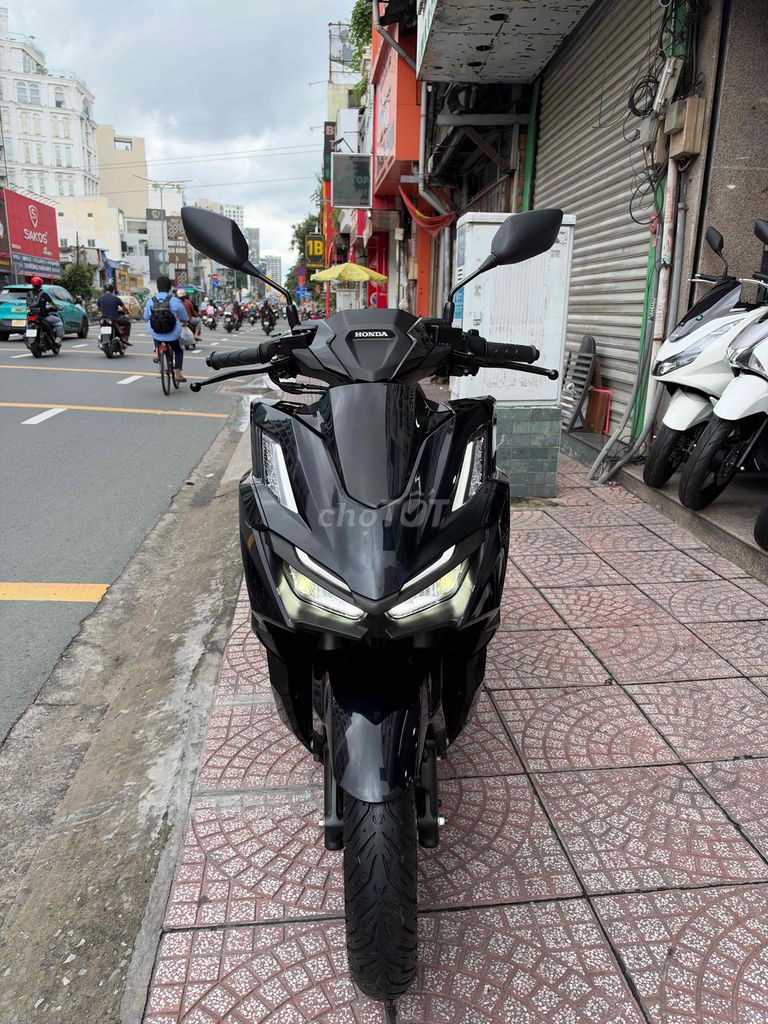 Honda Vario 160i ABS 2023 глянцевый черный, хошиминские номера, документы на владельца