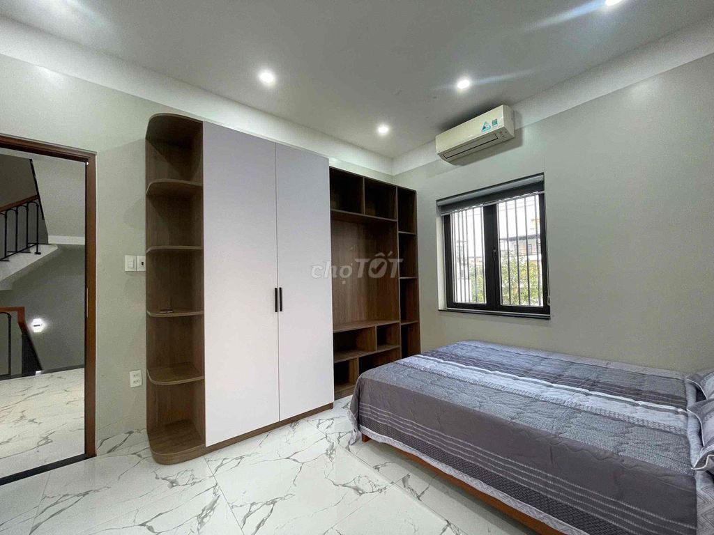 Nguyên căn mt nguyễn đình hoàn 3pn , 3wc , hồ bơi