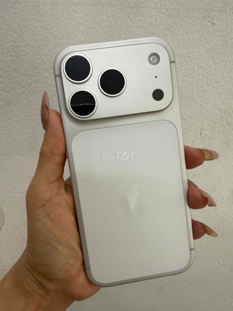 Apple iPhone 17 Pro 256GB Bạc Việt Nam. Mua bán Điện thoại tại Quận Hai Bà Trưng Hà Nội được đăng bởi kim hình 1