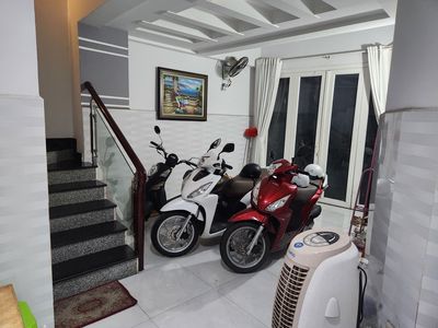 Rent · 4 bd · 41 м² · Quận Bình Thạnh, ул. Đường Nguyễn Lâm