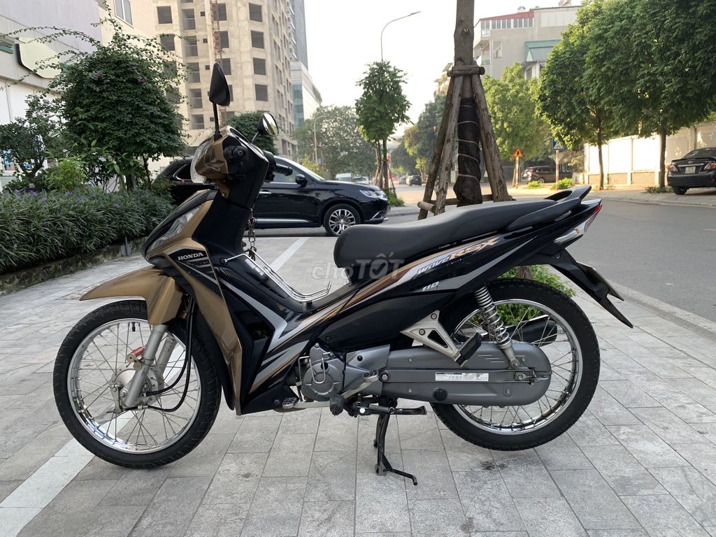 Chính chủ cần bán wave nâu đen. Mua bán Xe máy tại Quận Tây Hồ Hà Nội được đăng bởi Tune Hoàng hình 2