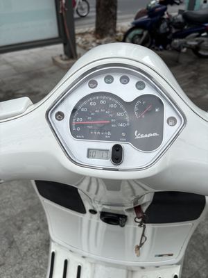 Piaggio Vespa GTS 125- 3V.ie 2016 Trắng