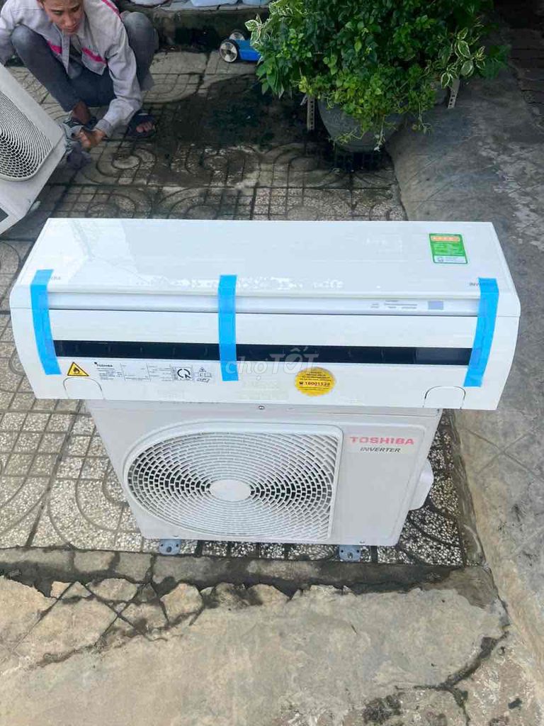 Máy lạnh Toshiba inverter 1hp mới 95%