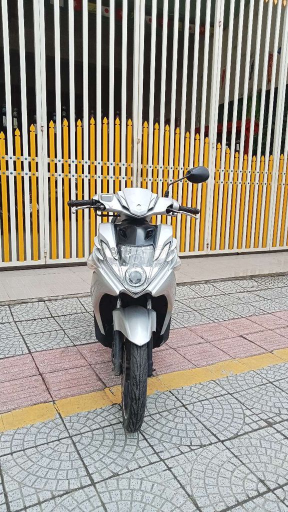 Yamaha Nouvo SX Fi màu Bạc. Mua bán Xe máy tại Quận Thanh Khê Đà Nẵng được đăng bởi Trần Khải hình 5