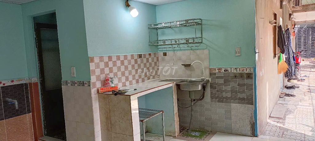 Phòng mới, giờ giấc tự do, có ban công