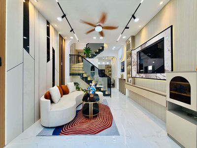 Nhà phố 29,7 m² · 2 PN · Đường số 4