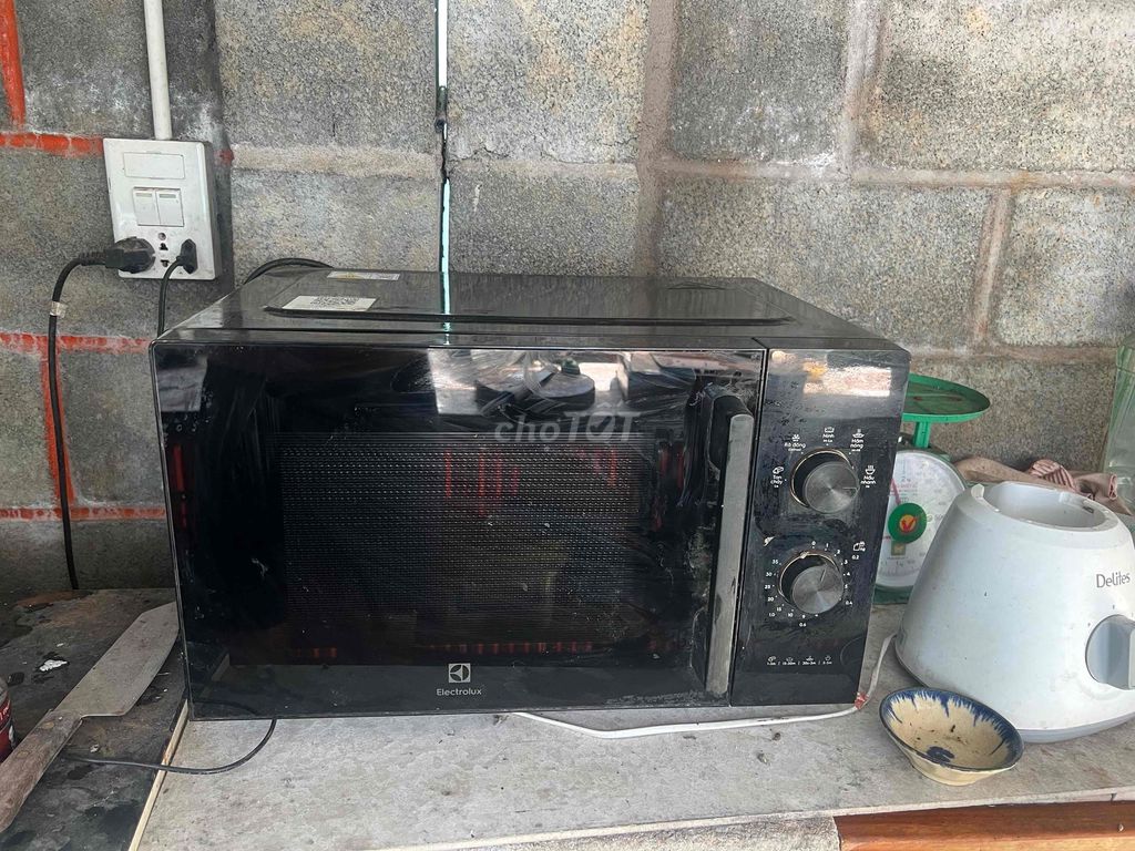 Lò vi sóng Electrolux 23 lít Đen. Mua bán Bếp, lò, đồ điện nhà bếp tại Thị xã Phú Mỹ Bà Rịa - Vũng Tàu được đăng bởi cộ càng hình 1