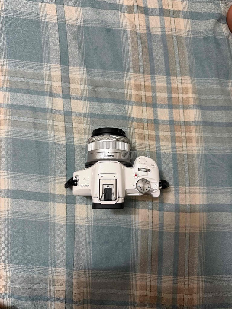 Cần bán Canon R50. Mua bán Máy ảnh, Máy quay tại Huyện Bình Chánh Tp Hồ Chí Minh được đăng bởi Nguyen Dinh Hung hình 1