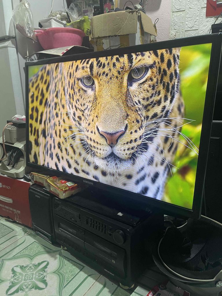 TV Samsung 32 inh LED hình ảnh đẹp keng nguyên tem