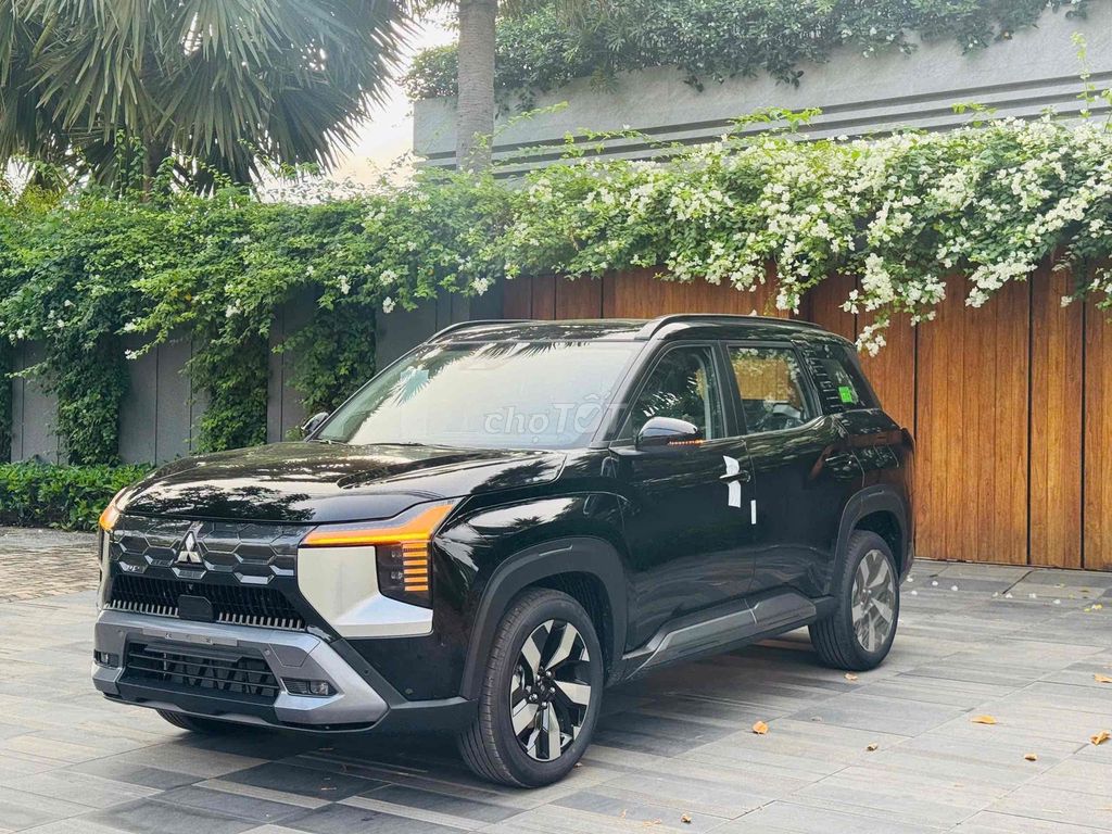 Mitsubishi Destinator Ultimate 2026 Đen