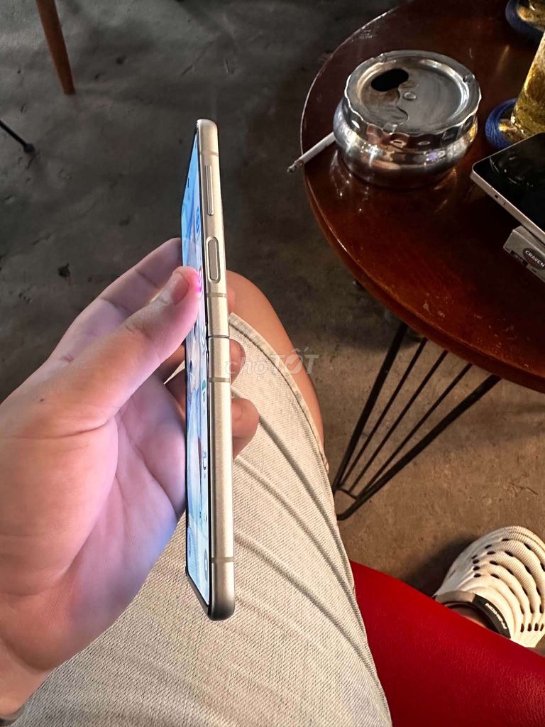 Samsung Galaxy Z Flip 3 Vàng kem. Mua bán Điện thoại tại Quận 12 Tp Hồ Chí Minh được đăng bởi khanh khanh hình 1