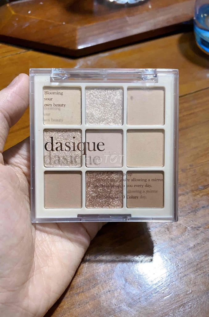 Phấn mắt Dasique. Mua bán Phụ kiện thời trang khác tại Quận Hà Đông Hà Nội được đăng bởi Blue Xipi hình 1