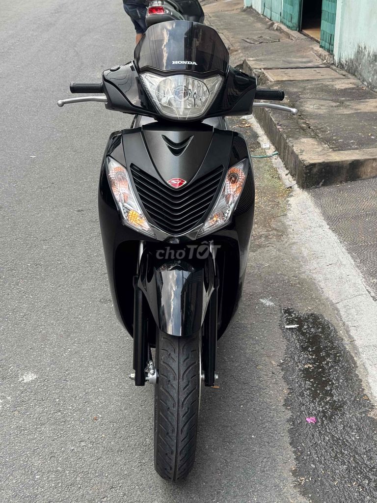 Sh 150i Nhập Ý Lên Full 2012 Hàng Zin Linh Kiện. Mua bán Xe máy tại Quận 11 Tp Hồ Chí Minh được đăng bởi MinhTien hình 4