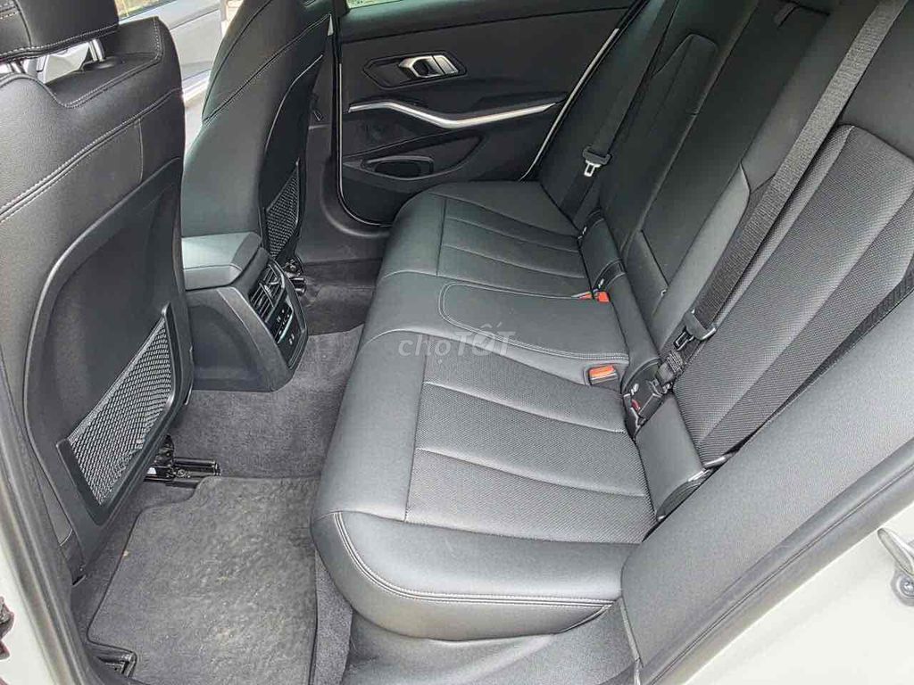 BMW 320i Sport Line 2023 10000 km Trắng. Mua bán Ô tô tại Quận Nam Từ Liêm Hà Nội được đăng bởi Vu tuan anh hình 13