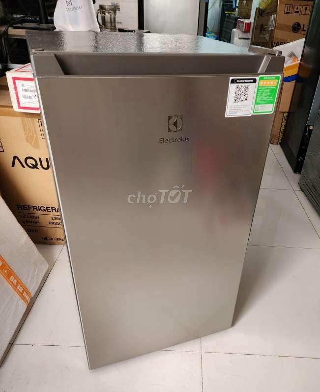 Tủ lạnh Electrolux 94L, mới, 2 năm bảo hành hãng