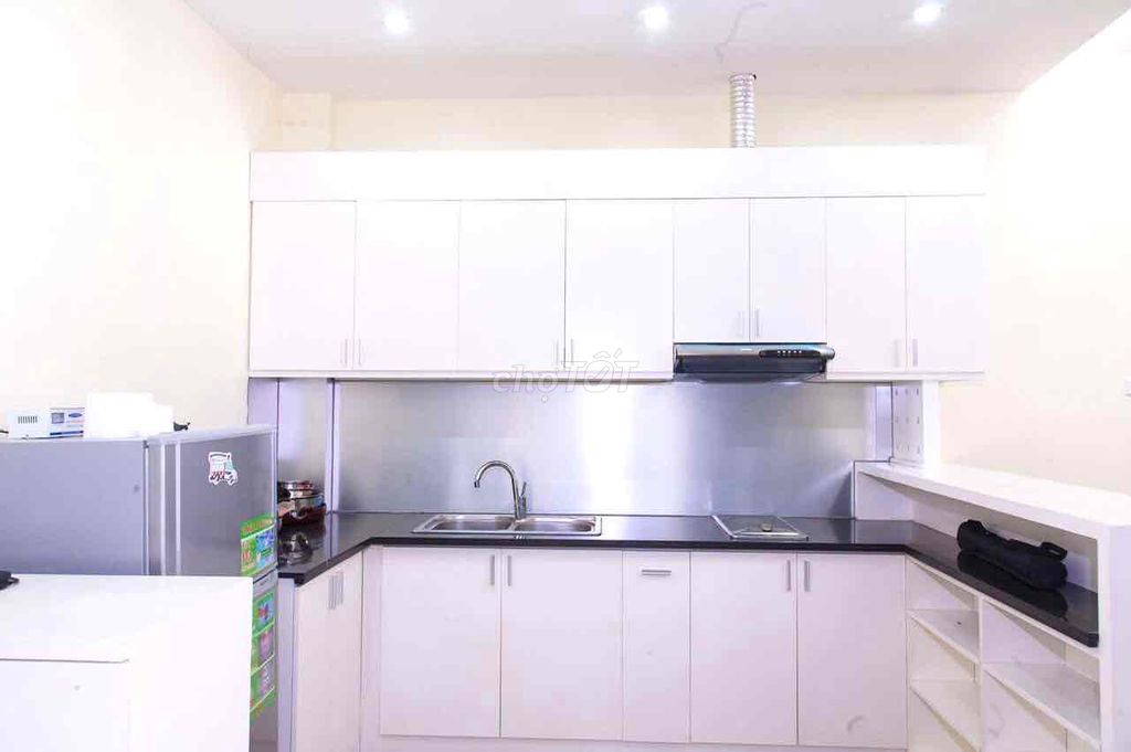 Квартира 2 комнаты, 2 санузла, 3 кондиционера, 100 м²