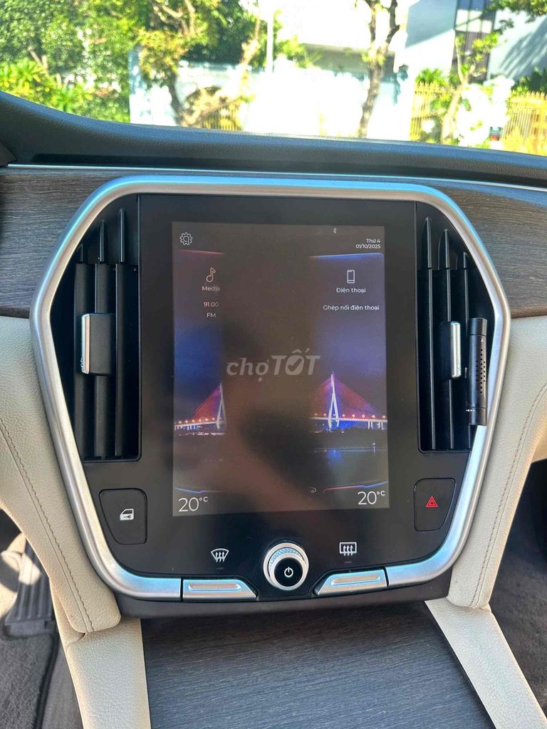 VinFast Lux A2.0 2019 Premium 2.0 AT - 62000 km. Mua bán Ô tô tại Quận Cẩm Lệ Đà Nẵng được đăng bởi Nguyễn Duy hình 16