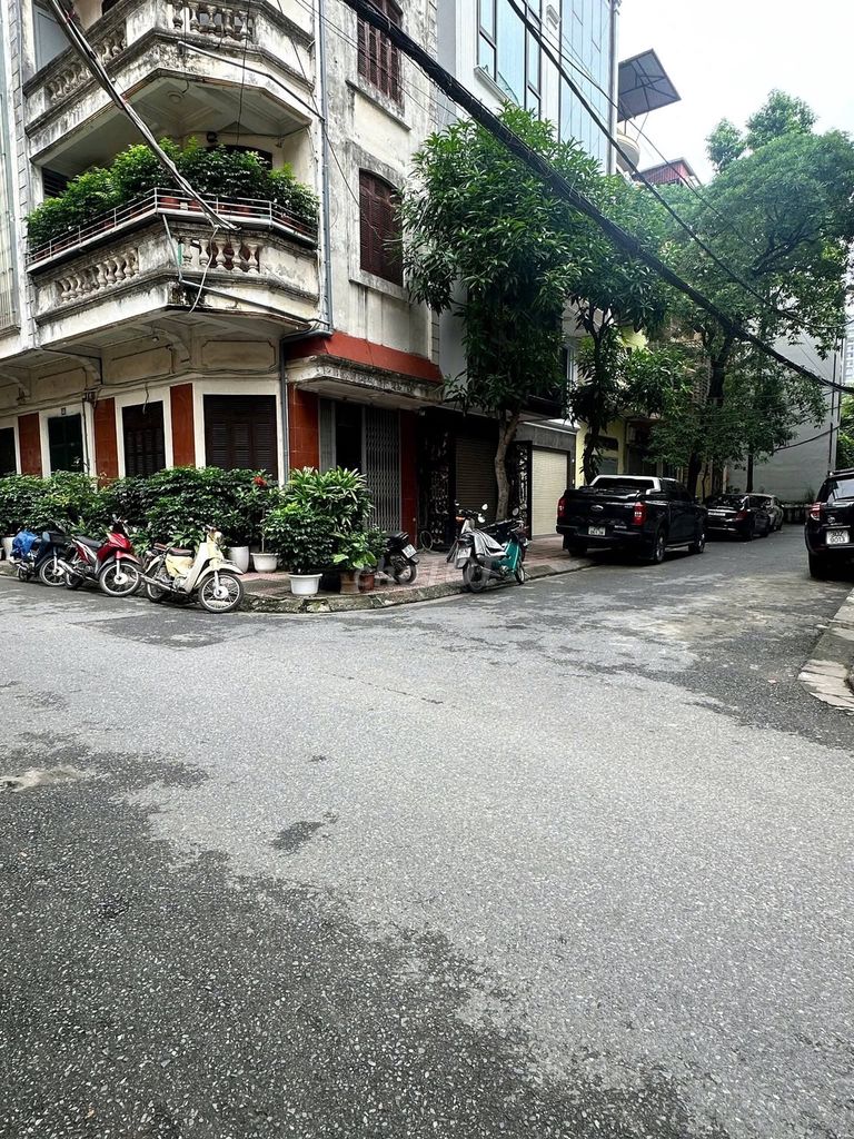 Bán nhà Trần Cung, Cầu Giấy, 52m2, vỉa hè, ô tô tránh