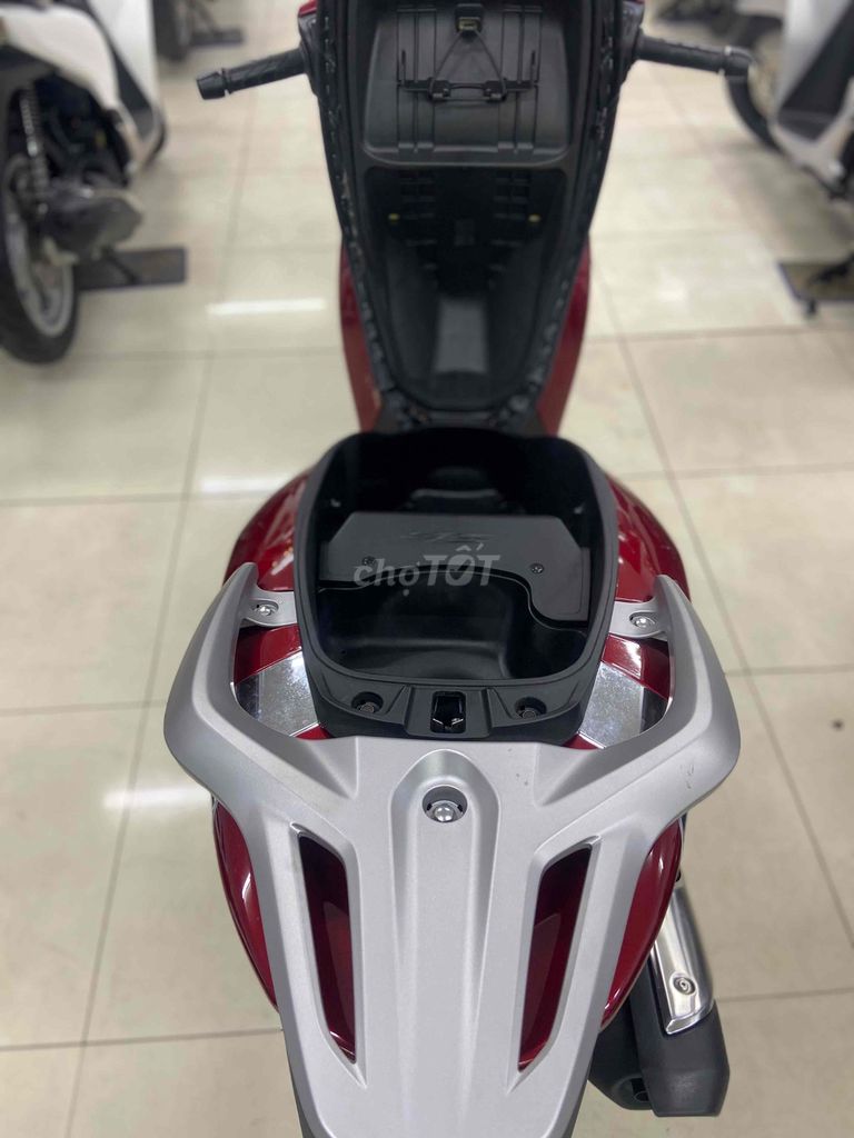 Honda SH 150 2022, красный