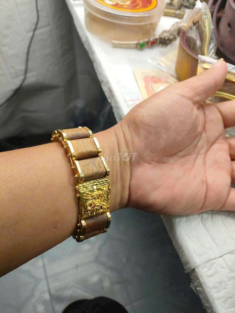 Vòng tay Trầm hương Vàng 18K Nam. Mua bán Phụ kiện thời trang khác tại Huyện Bình Chánh Tp Hồ Chí Minh được đăng bởi Su Phạm hình 1