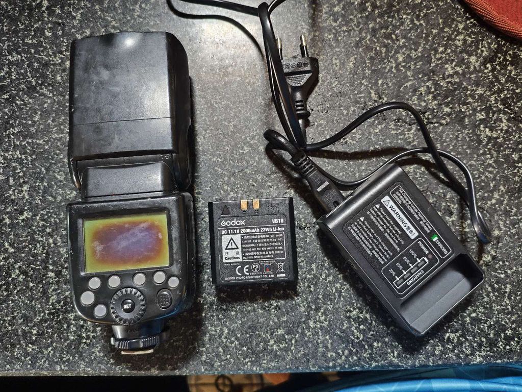 Đèn flash Godox V860II Đen. Mua bán Máy ảnh, Máy quay tại Quận Bình Thạnh Tp Hồ Chí Minh được đăng bởi Linh Duy hình 1