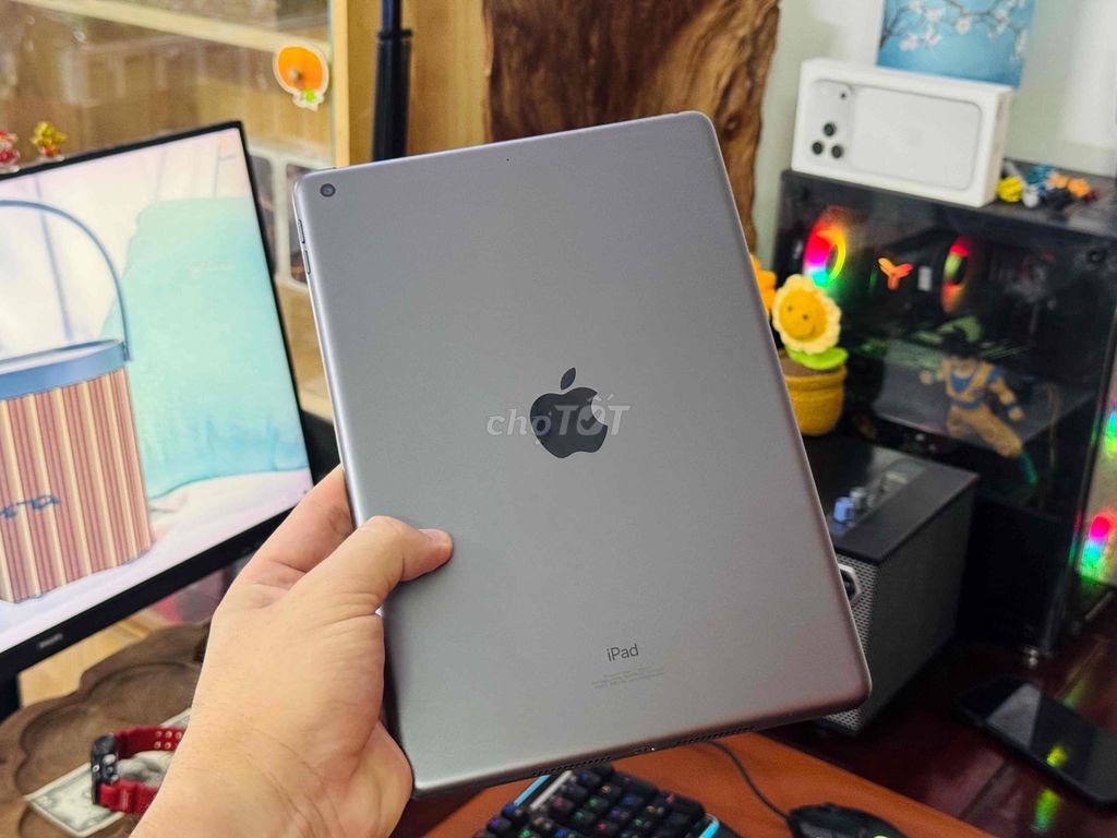 Apple iPad Gen 7 32GB Xám không gian. Mua bán Máy tính bảng tại Quận Ninh Kiều Cần Thơ được đăng bởi TRƯƠNG QUỲNH hình 1