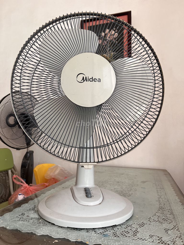 Quạt bàn Midea FT40-8HC Trắng 45W. Mua bán Quạt tại Quận Nam Từ Liêm Hà Nội được đăng bởi Nguyễn Duy68 hình 1