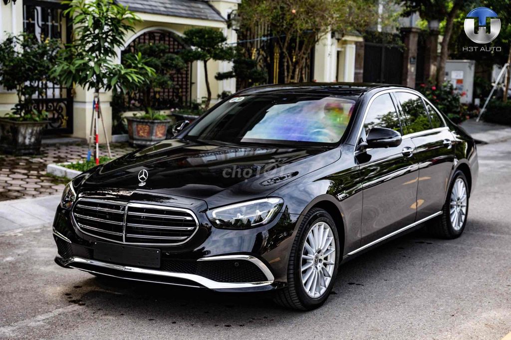 Mercedes-Benz E200 Exclusive 2023 Đen 13000 km. Mua bán Ô tô tại Quận 7 Tp Hồ Chí Minh được đăng bởi PHÁT ĐẠT LUXURY CAR hình 4
