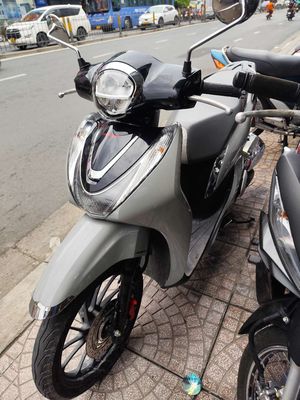 Xe đẹp cần bán gấp cho người cần nhé các bạn ơi. Mua bán Xe máy tại Quận Phú Nhuận Tp Hồ Chí Minh được đăng bởi Hiếu Nguyễn