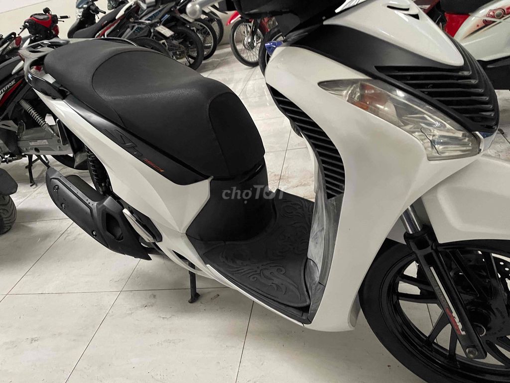 Sh 2014 lên ý xe zin chuẩn đẹp. Mua bán Xe máy tại Quận Ninh Kiều Cần Thơ được đăng bởi Cửa Hàng xe máy Hoàng Hải hình 3