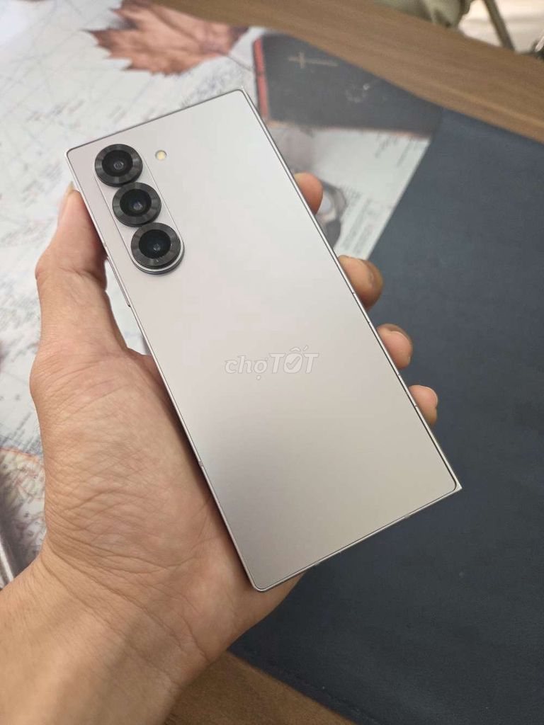 Samsung Galaxy Z Fold 6 SSVN Zin Áp Full mượt. Mua bán Điện thoại tại Quận Hải Châu Đà Nẵng được đăng bởi MiPhone hình 1