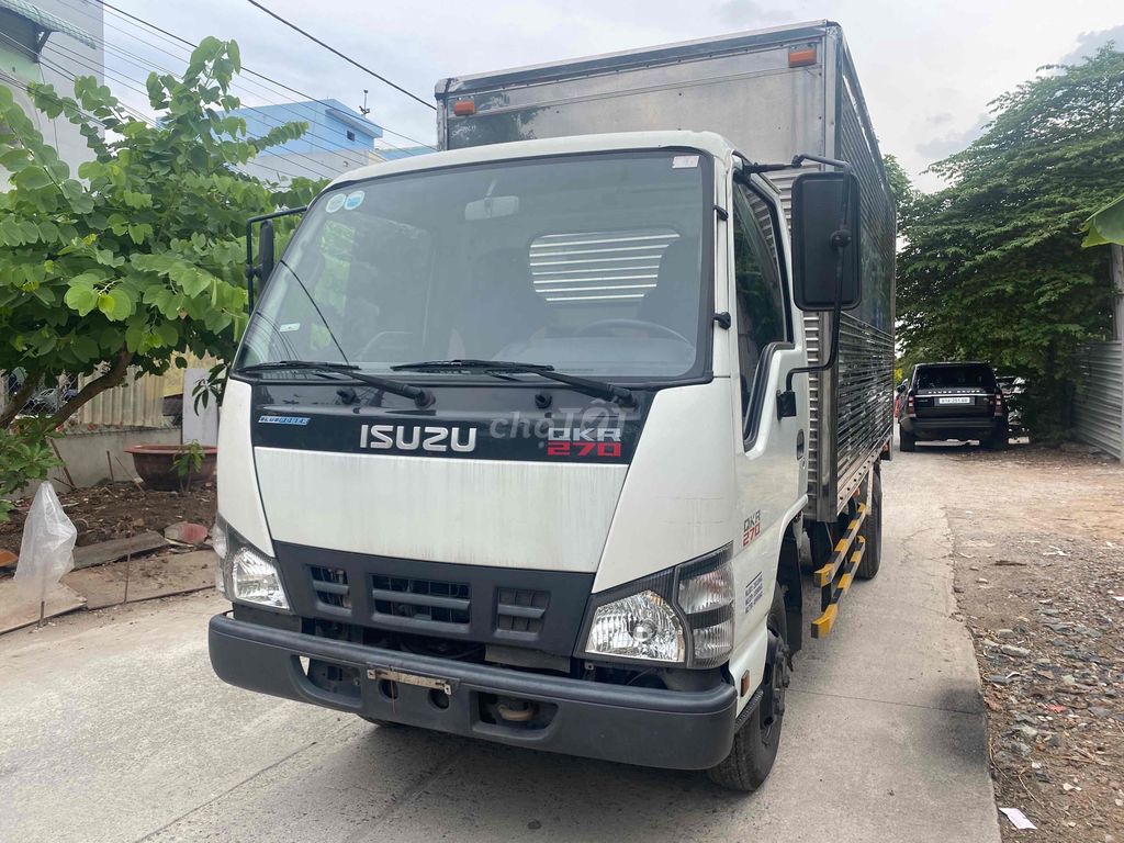 cần bán gấp xe tải isuzu tải 1,9 tân đời 2020