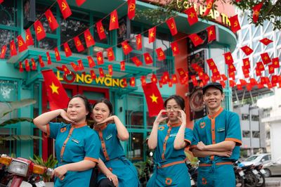 [KHAI TRƯƠNG]TUYỂN 50 PHỤC VỤ,LƯƠNG CAO, NHẬN NGAY