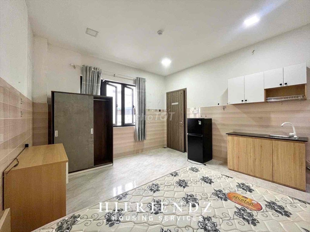 CHDV Thang Máy - Cửa Sổ - Nội Thất Mới Sát UEH, Chợ Rẫy, Y Dược