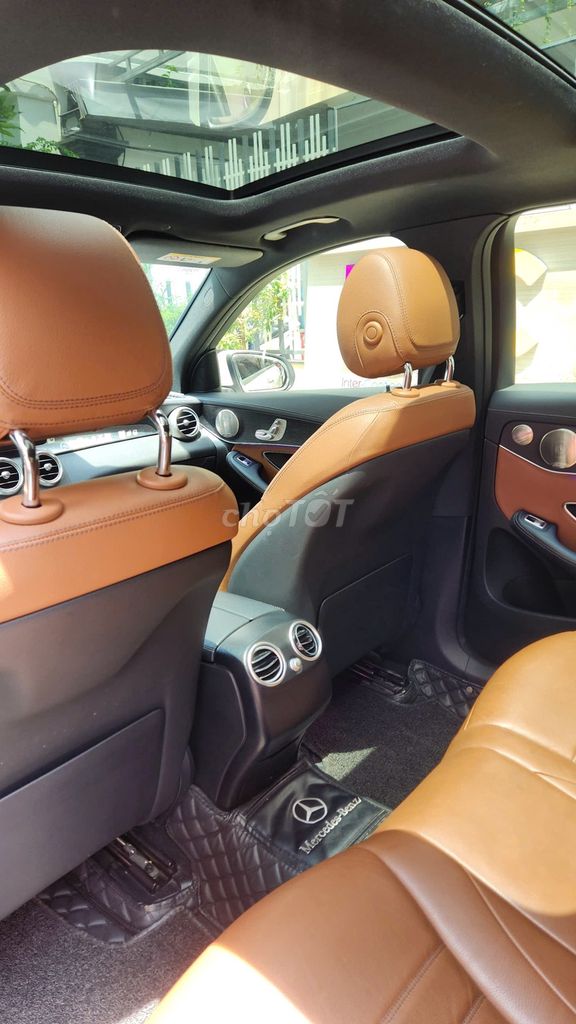 Gia đình bán GLC300 sx 2022 Tên công ty. Mua bán Ô tô tại Quận 4 Tp Hồ Chí Minh được đăng bởi tuấn hình 18