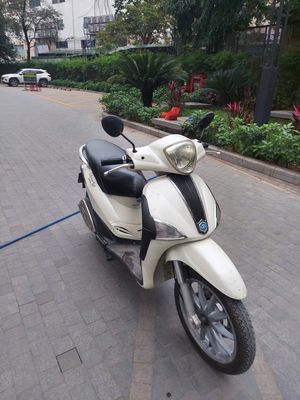 Bán xe Liberty mầu trắng chính chủ. Mua bán Xe máy tại Quận Hoàng Mai Hà Nội được đăng bởi Quân