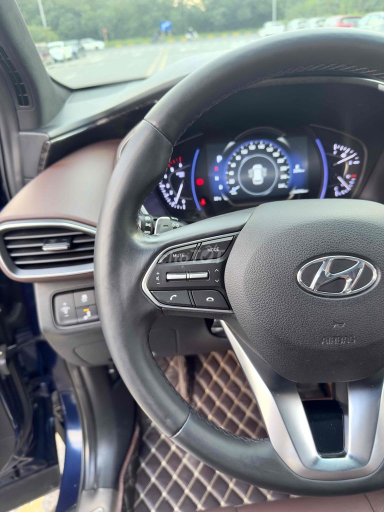 Hyundai SantaFe  2.2L Dầu Premium 2020. Mua bán Ô tô tại Quận Long Biên Hà Nội được đăng bởi Tạ Dũng hình 17
