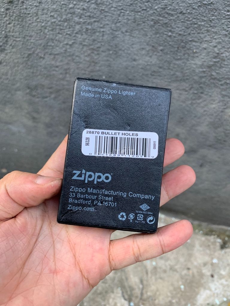 0905851850 - Zippo chính hãng USA(chim đen)vỏ bạc khối