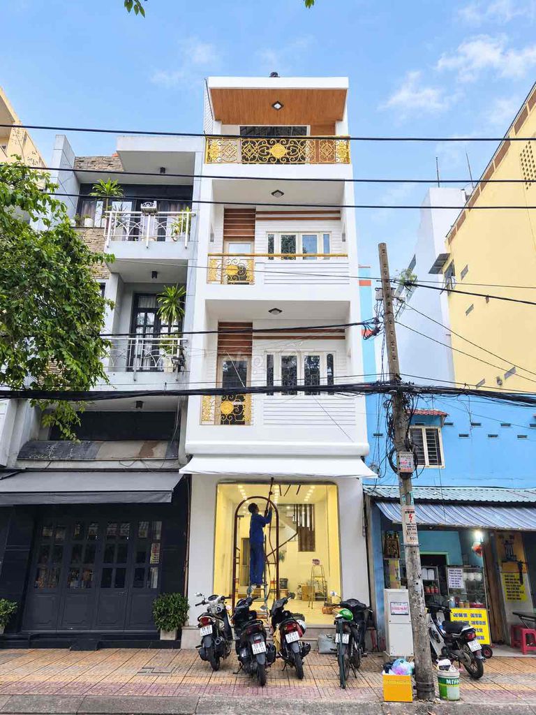 Новый дом MTKD Acacia Market.Tan Phu.dt: 4 X 17 4 этажа, 4 спальни, 3 туалета