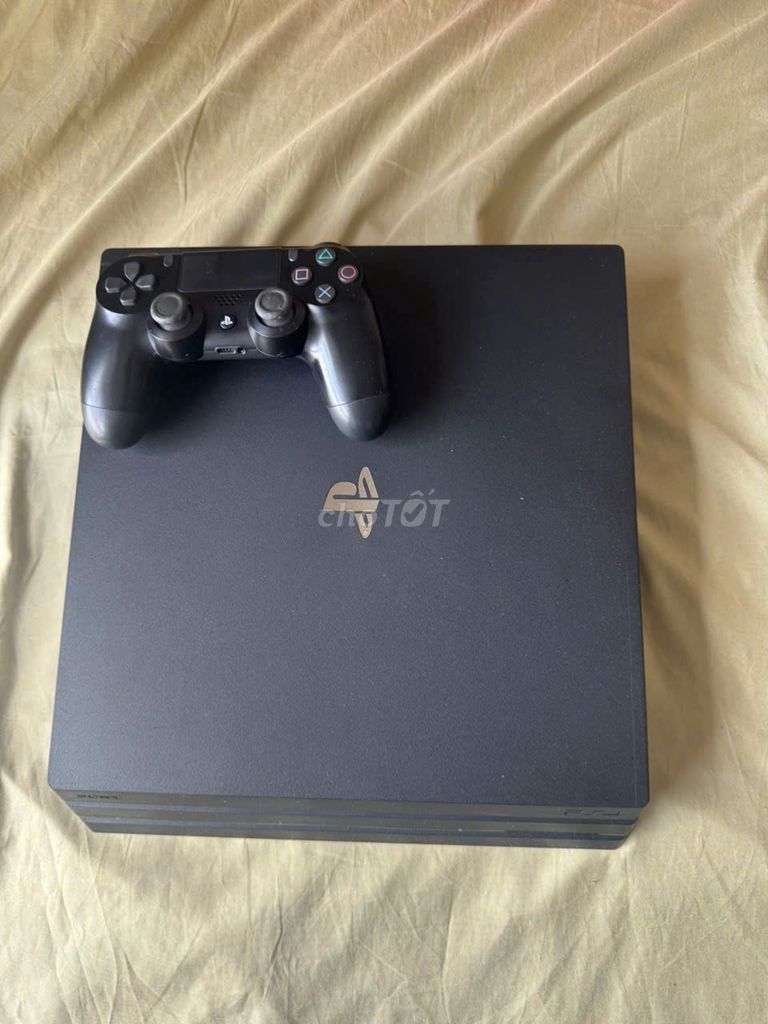 PS4 Pro 1TB 4K + 1 tay cầm sẵn nhiều game xịn