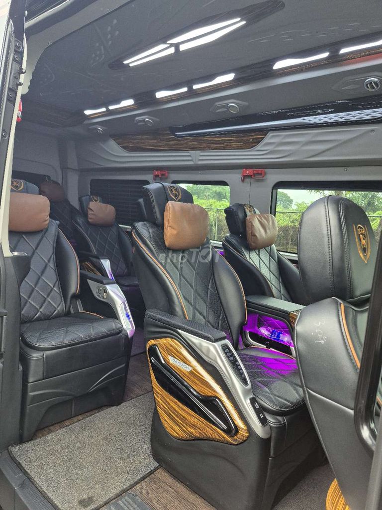 Xe khách Ford Transit Limousine 12 chỗ. Mua bán Phương tiện khác tại Quận Long Biên Hà Nội được đăng bởi Ngô hùng hình 7