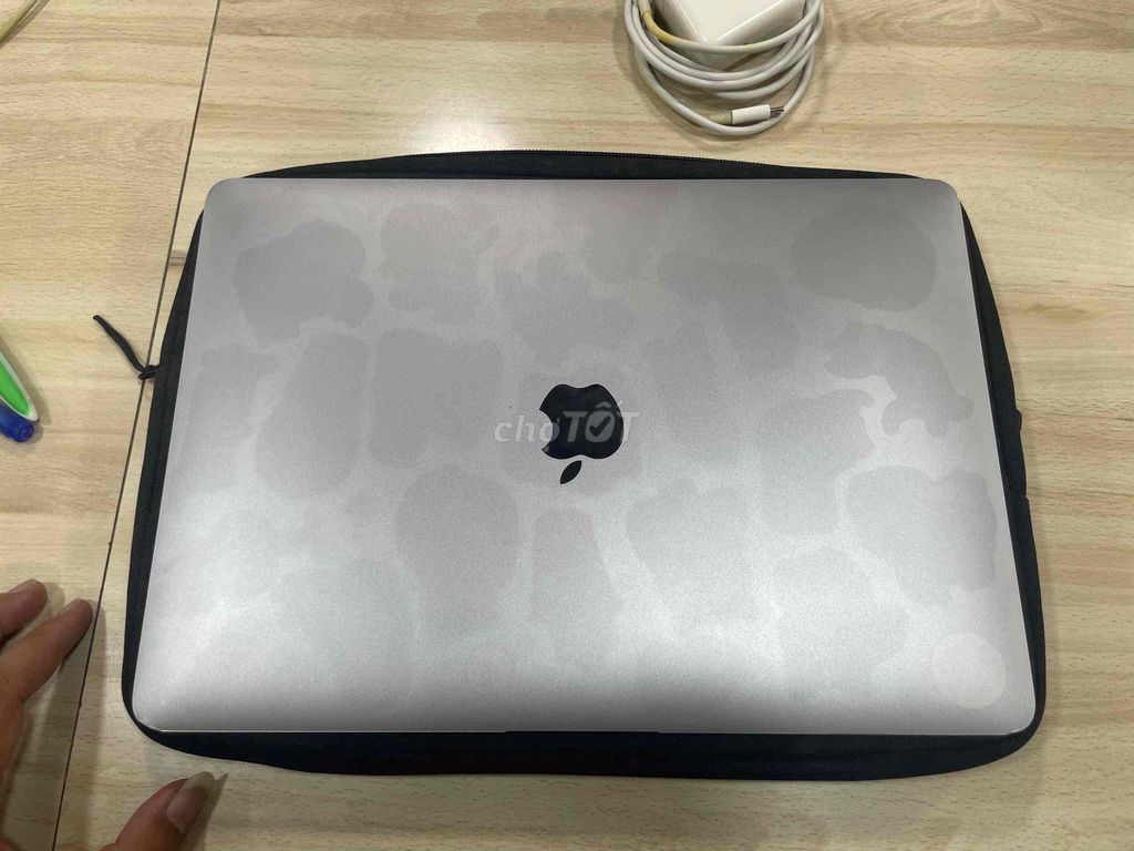 MB Air 13” M1 8GB/256GB - Ngoại hình xấu, giá rẻ. Mua bán Laptop tại Quận 3 Tp Hồ Chí Minh được đăng bởi QMac Store hình 1